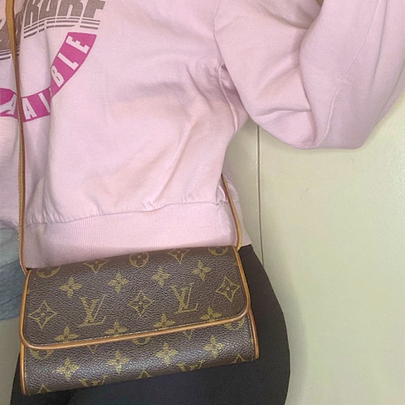 9️⃣0️⃣0️⃣ Authentic Louis Vuitton Pochette Twin - Picture 14 of 14